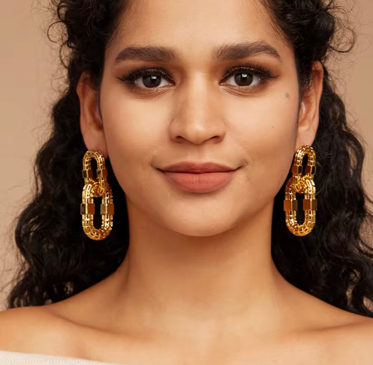 3D Hollow Gold Link Earrings